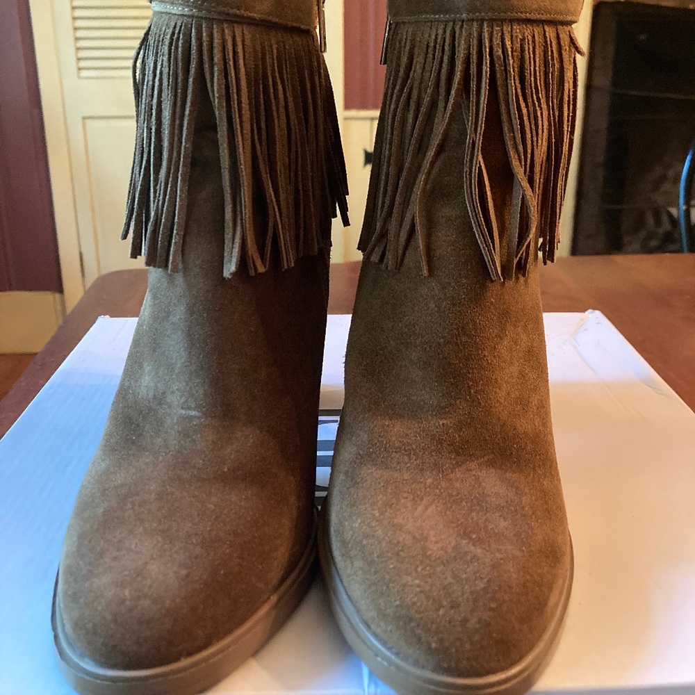 Boots - Picture 2 of 3